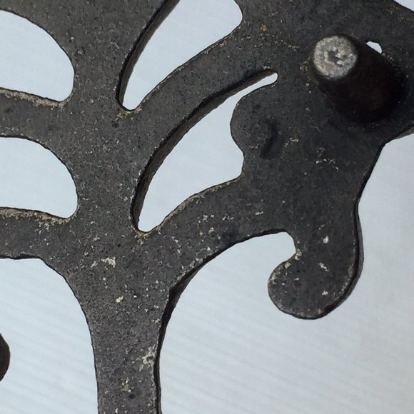 Small Cast Iron Metal Trivet Footed Spoon Rest Tree of Life Painted Ornate Green - Picture 6 of 12